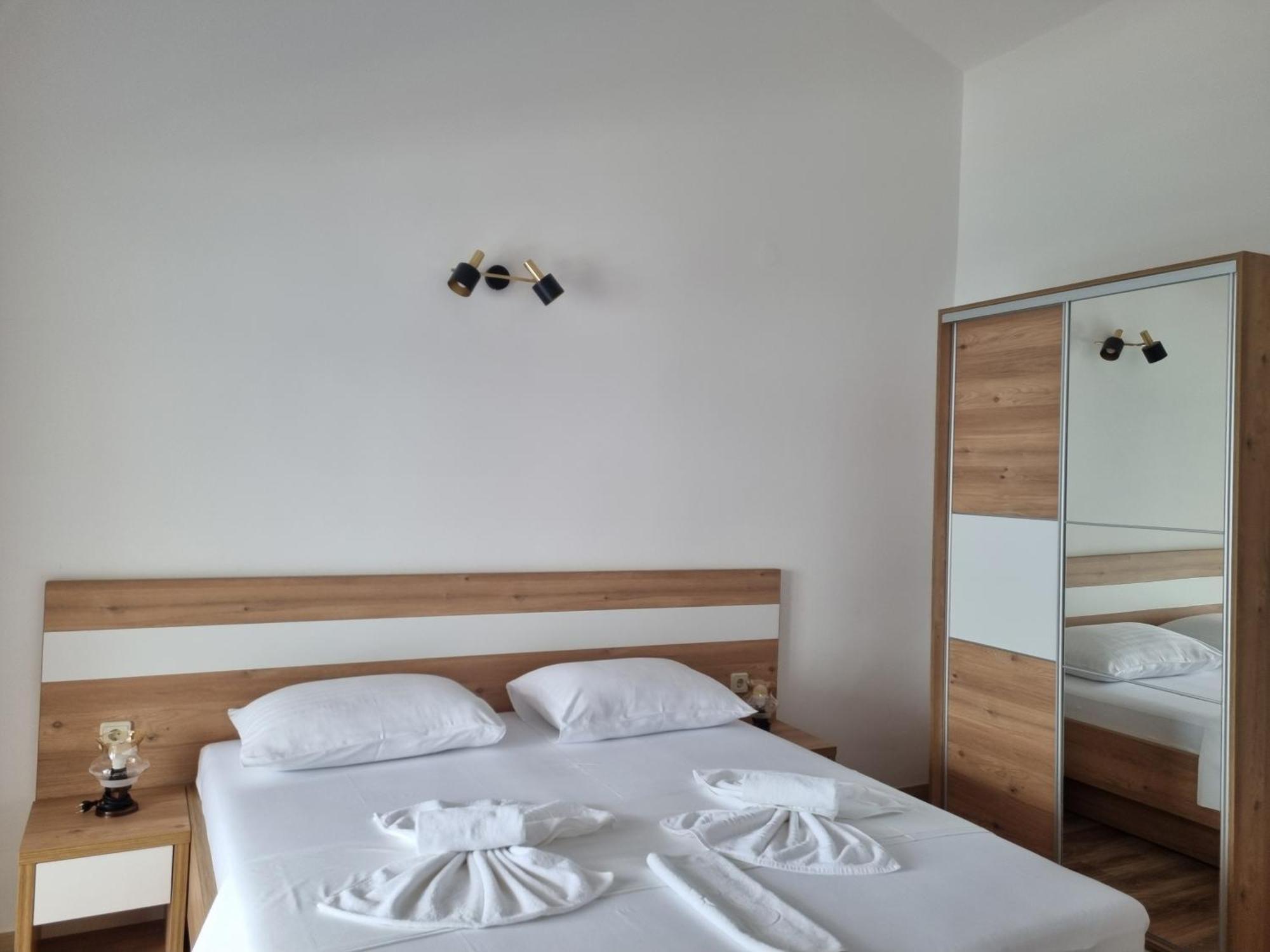 Bed And Breakfast Miramar Starigrad Paklenica Exterior foto